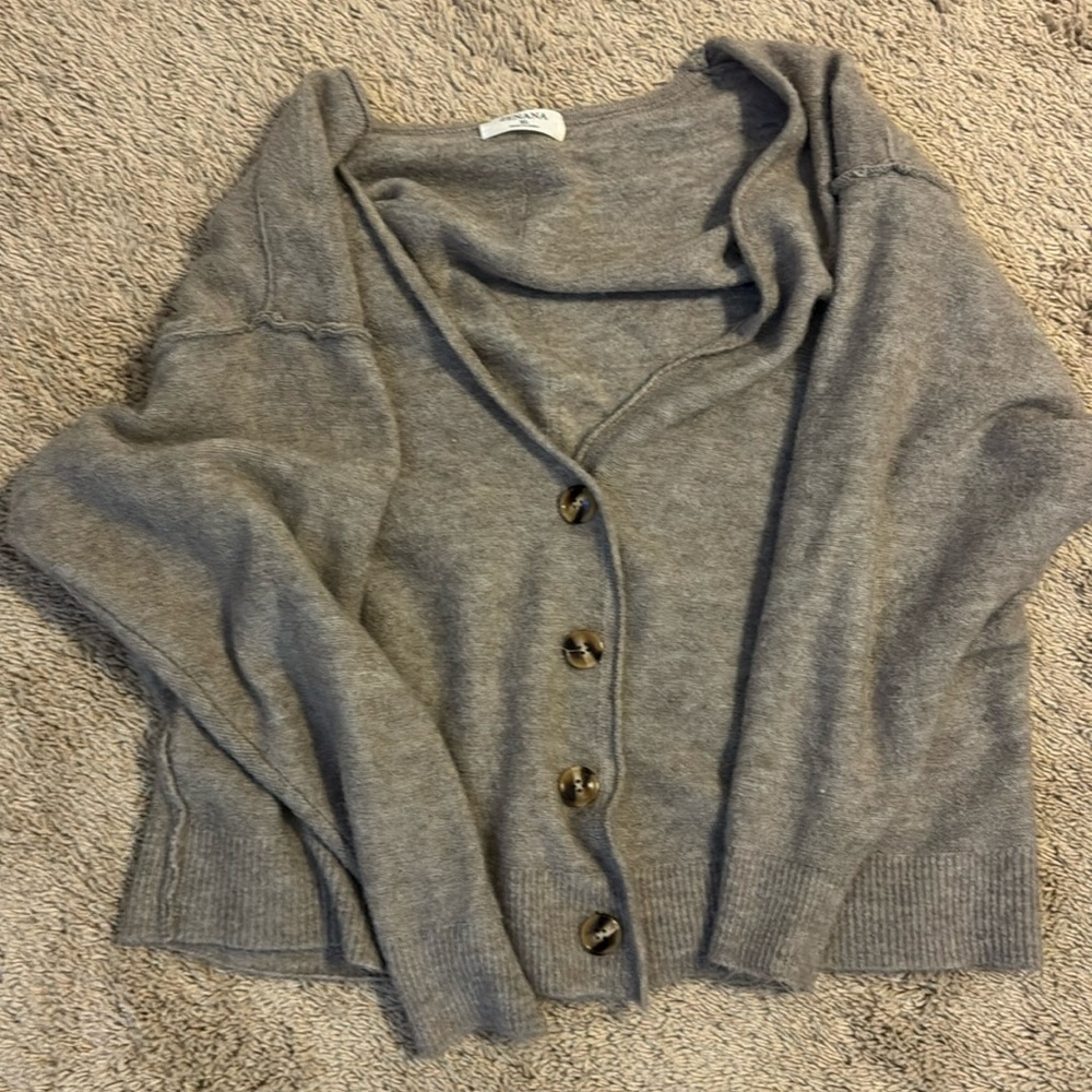 Oversized cropped sweater